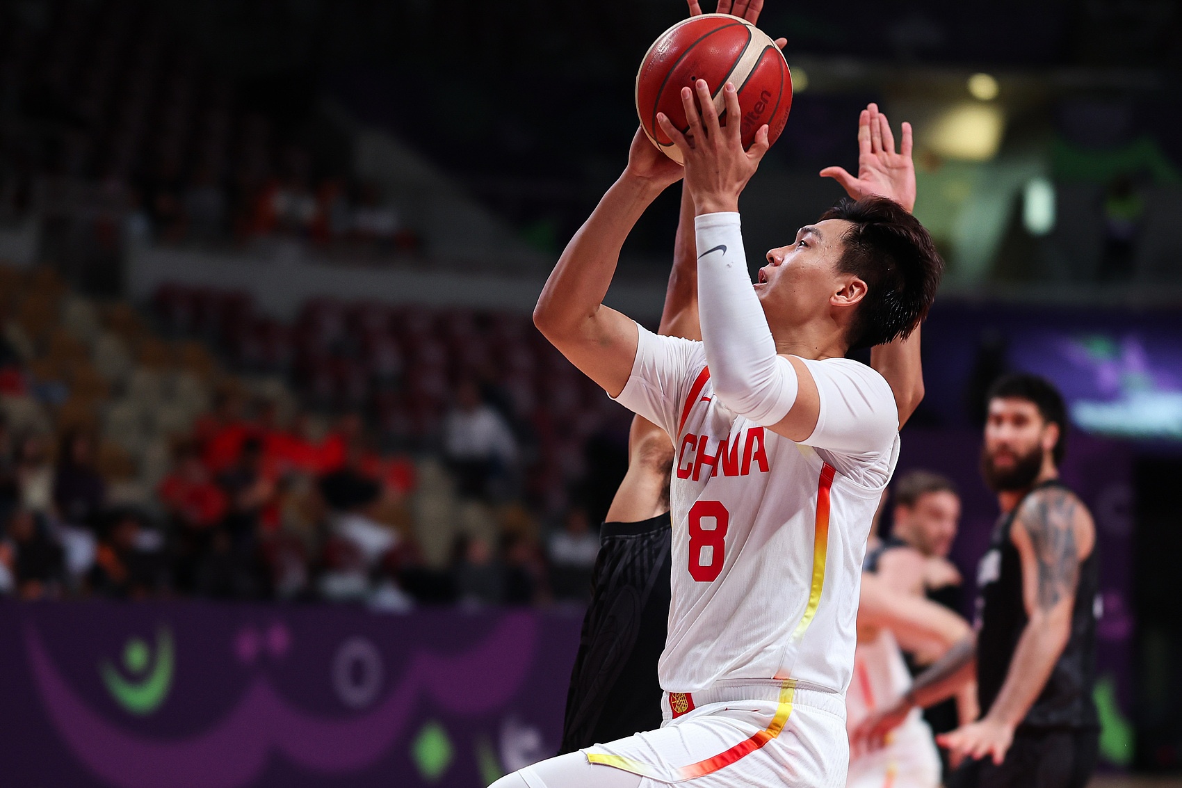 替补44-23!中国男篮12人轮换拉爆新西兰 我们正在拥抱着现代篮球