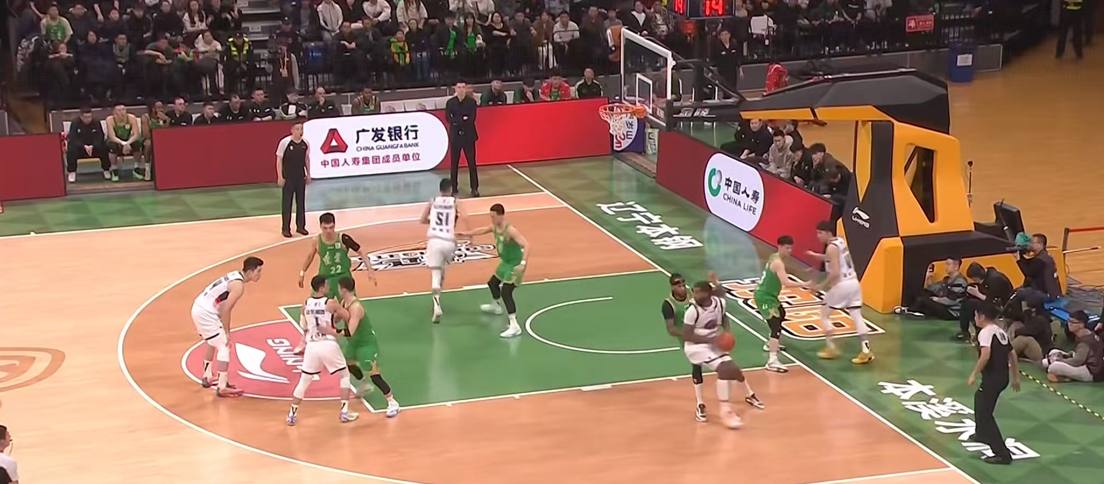 开云体验-故地重游不留情！高诗岩末节12分，高速男篮84：79击败辽宁