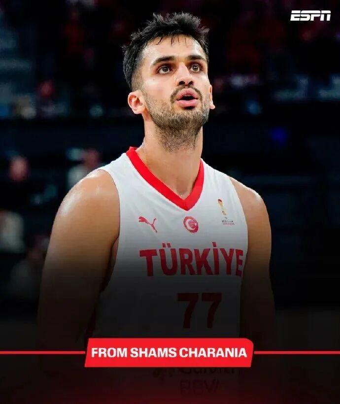 太太惨了！勇士紧急签32+12中锋！1天连伤3人！库里被迫带伤临时上阵！