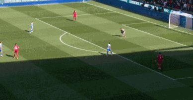 1774098617772026494.gif 开云移动-【英超】35岁“黑贝”梅开,埃基泪别,利物浦1-2布莱顿