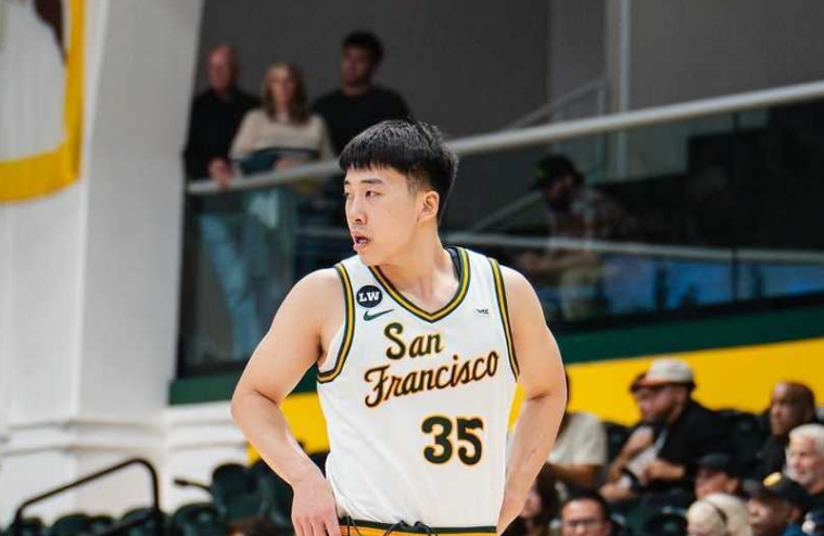 kaiyun-男篮国手王俊杰自宣：从旧金山大学转校麻省大学 终极目标冲NBA