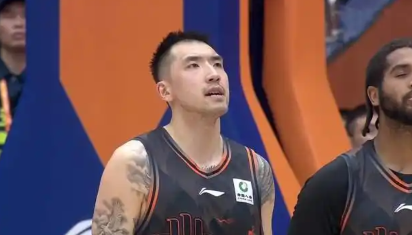 开云科技-28分惨败！山东男篮0比2遭淘汰，双外援挂零，全队无斗志潦草收官