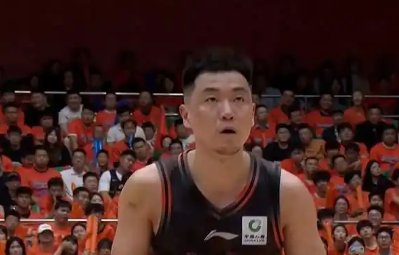 开云科技-28分惨败！山东男篮0比2遭淘汰，双外援挂零，全队无斗志潦草收官
